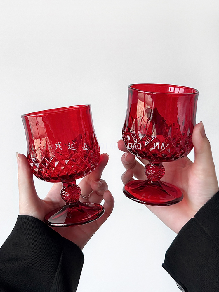 Wine Beer Foot - Vintage Rode Ins Stijl Reliëf Hoogvoetig