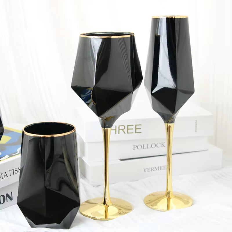Puur zwart kristal gouden rand - Wine In Beer Glass recensie en prijs